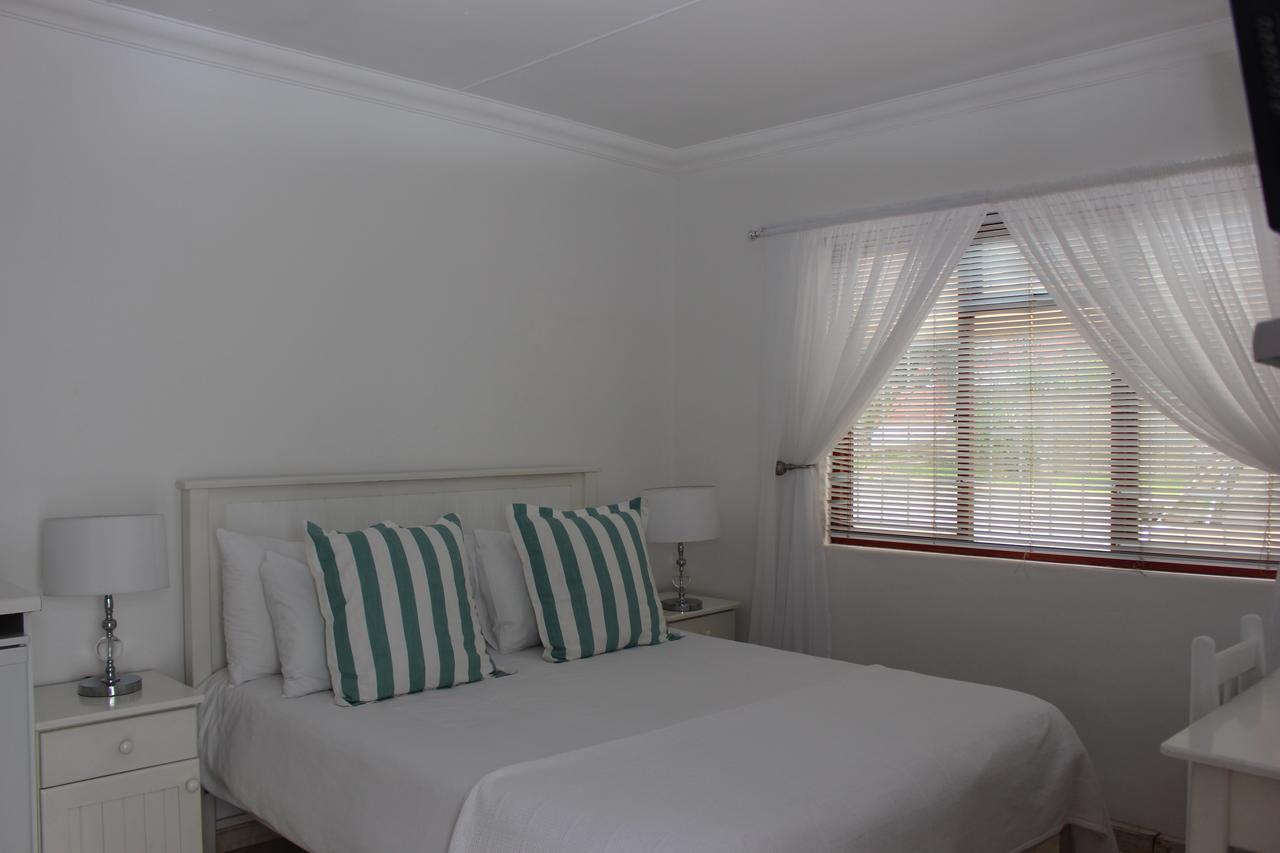 Golden Key Guesthouse Vredenburg Luaran gambar